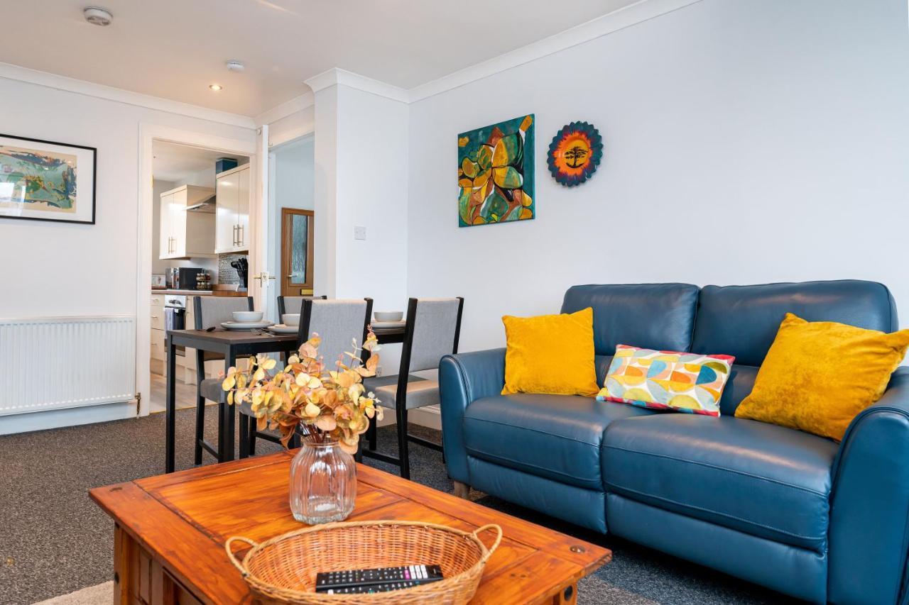 Lovely 3-Bedroom Flat With Free Parking Bridge of Allan Εξωτερικό φωτογραφία