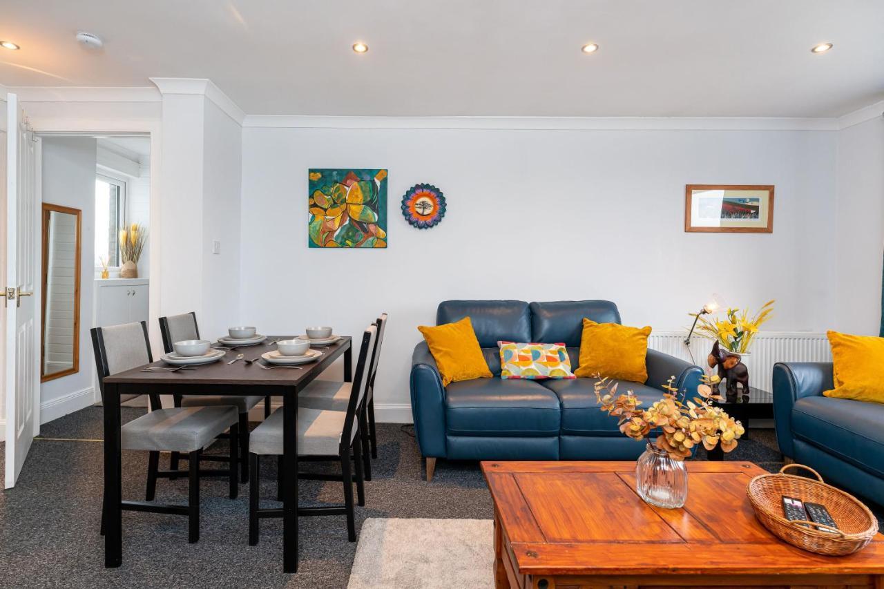 Lovely 3-Bedroom Flat With Free Parking Bridge of Allan Εξωτερικό φωτογραφία