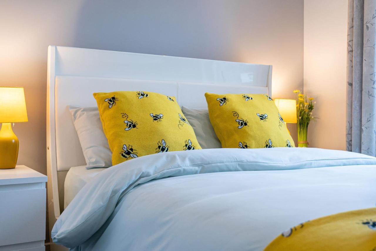 Lovely 3-Bedroom Flat With Free Parking Bridge of Allan Εξωτερικό φωτογραφία